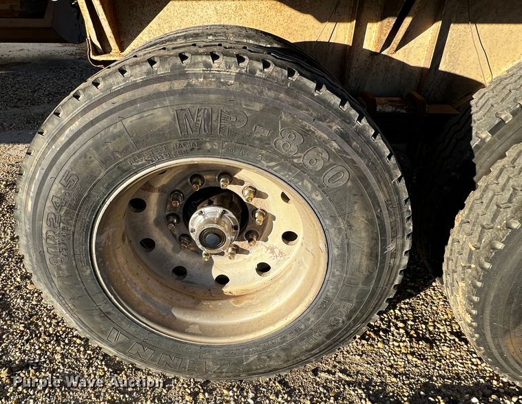 image for item DO8911 1996 Midland MG40CLAM  bottom dump trailer