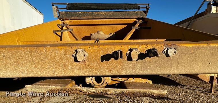 image for item DO8912 1993 Load King 2066-40-2  bottom dump trailer