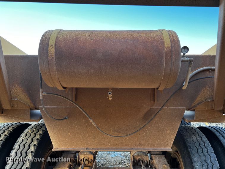 image for item DO8912 1993 Load King 2066-40-2  bottom dump trailer