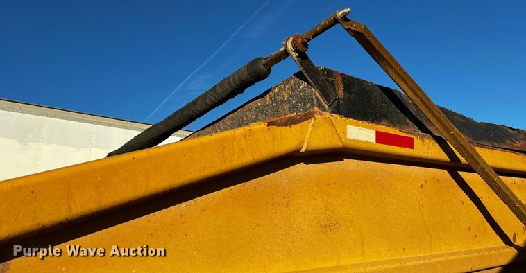 image for item DO8912 1993 Load King 2066-40-2  bottom dump trailer