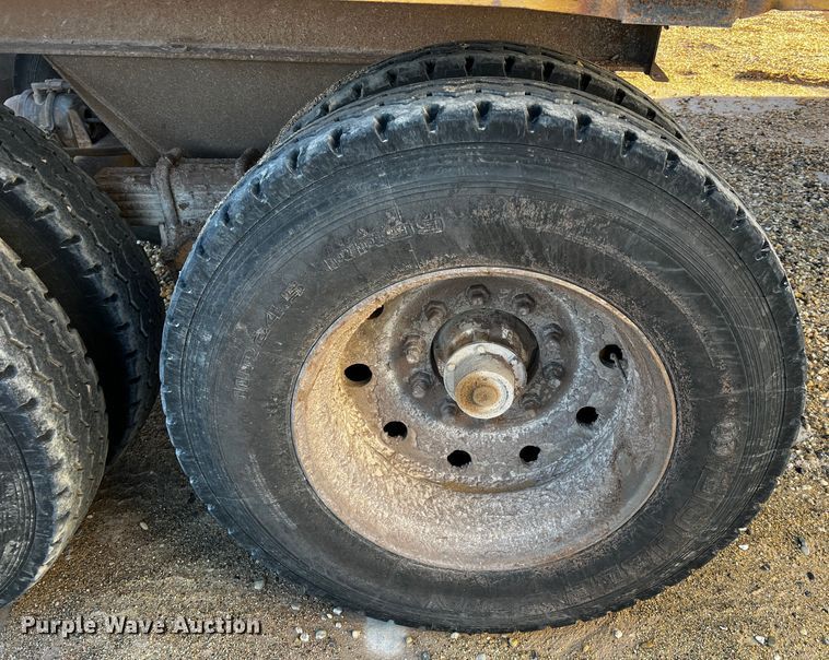 image for item DO8912 1993 Load King 2066-40-2  bottom dump trailer