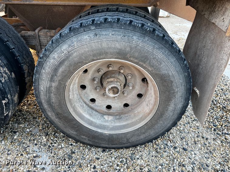 image for item DO8912 1993 Load King 2066-40-2  bottom dump trailer