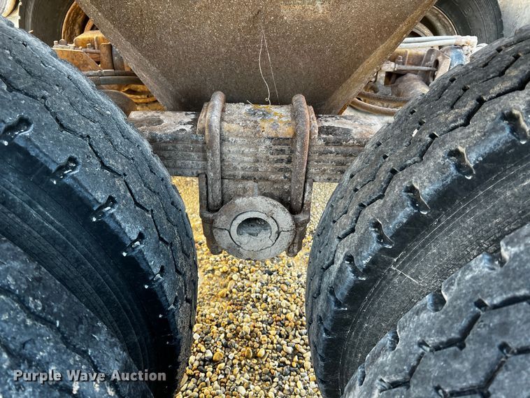 image for item DO8912 1993 Load King 2066-40-2  bottom dump trailer