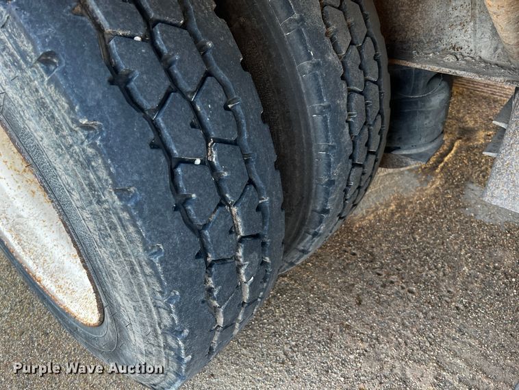 image for item DO8914 1996 Aztec  drop deck equipment trailer