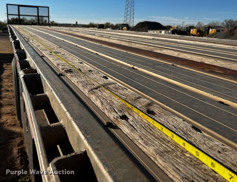 image for item DO8915 2005 Great Dane GPLWSAR 248  flatbed trailer