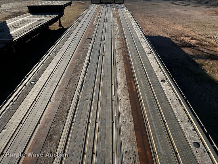 image for item DO8915 2005 Great Dane GPLWSAR 248  flatbed trailer