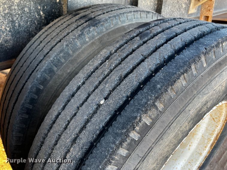 image for item DO8915 2005 Great Dane GPLWSAR 248  flatbed trailer