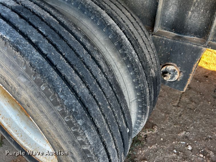 image for item DO8915 2005 Great Dane GPLWSAR 248  flatbed trailer