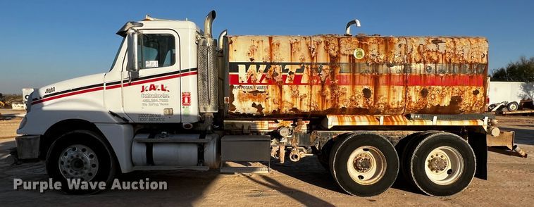 image for item DO8917 2007 Freightliner Columbia  water truck
