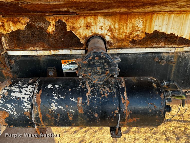 image for item DO8917 2007 Freightliner Columbia  water truck