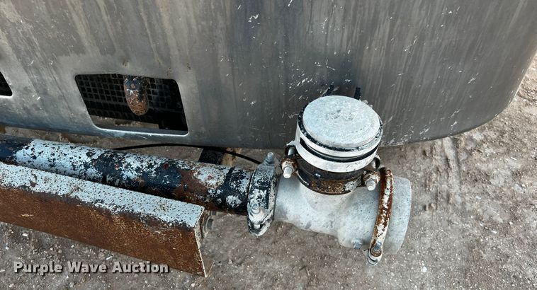 image for item DO8917 2007 Freightliner Columbia  water truck