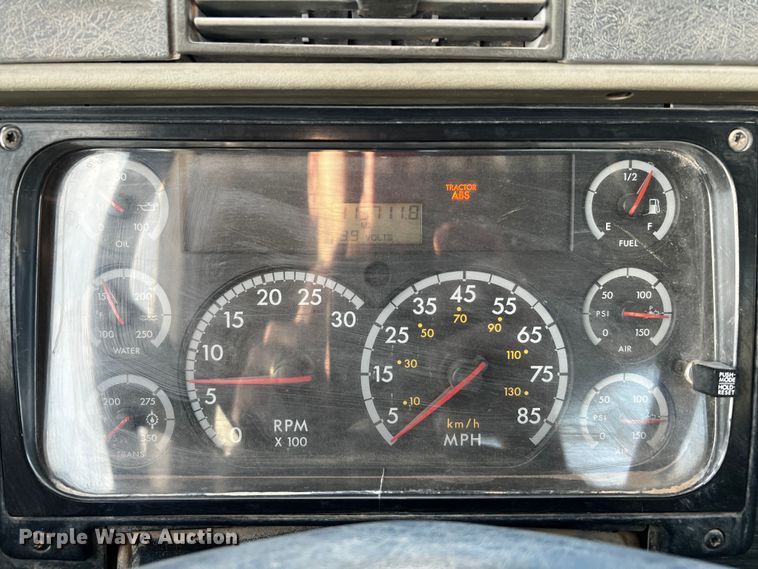 image for item DO8917 2007 Freightliner Columbia  water truck