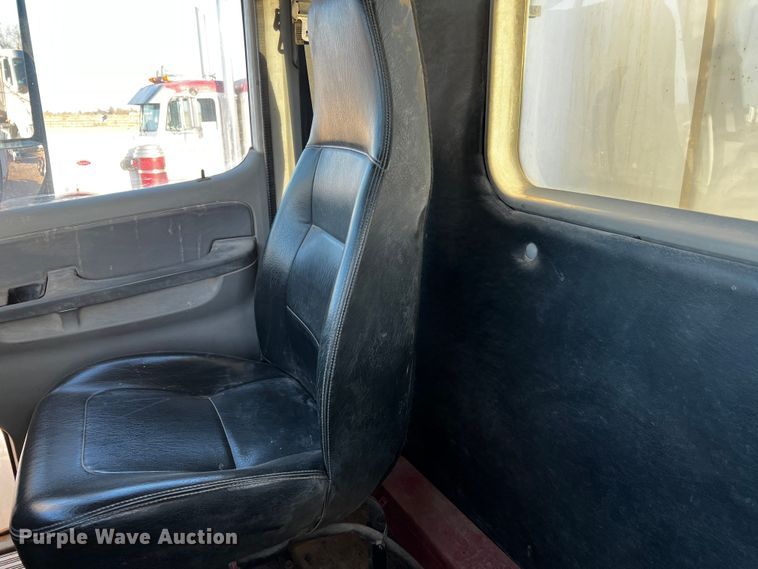 image for item DO8917 2007 Freightliner Columbia  water truck