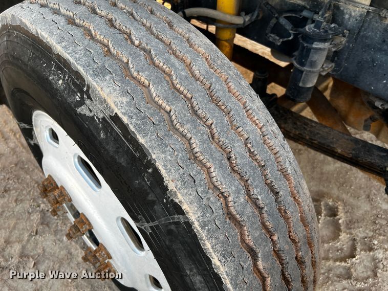 image for item DO8917 2007 Freightliner Columbia  water truck