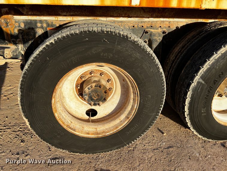 image for item DO8917 2007 Freightliner Columbia  water truck