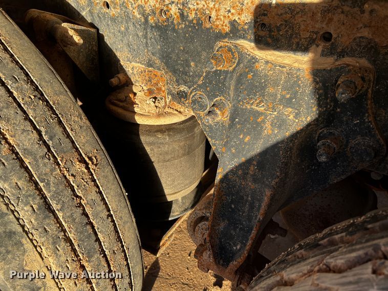 image for item DO8917 2007 Freightliner Columbia  water truck