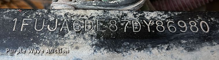 image for item DO8917 2007 Freightliner Columbia  water truck