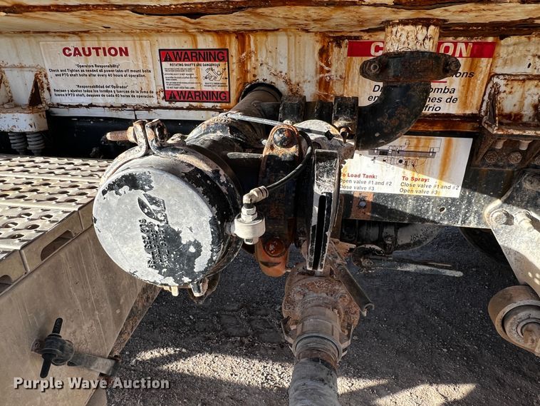 image for item DO8918 2007 Freightliner Columbia  water truck