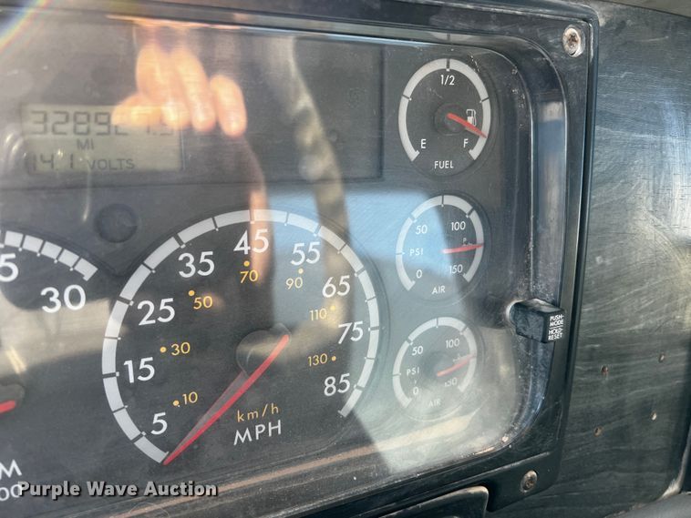 image for item DO8918 2007 Freightliner Columbia  water truck