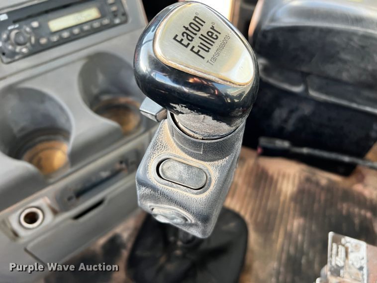 image for item DO8918 2007 Freightliner Columbia  water truck