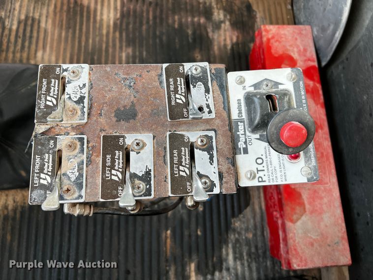 image for item DO8918 2007 Freightliner Columbia  water truck