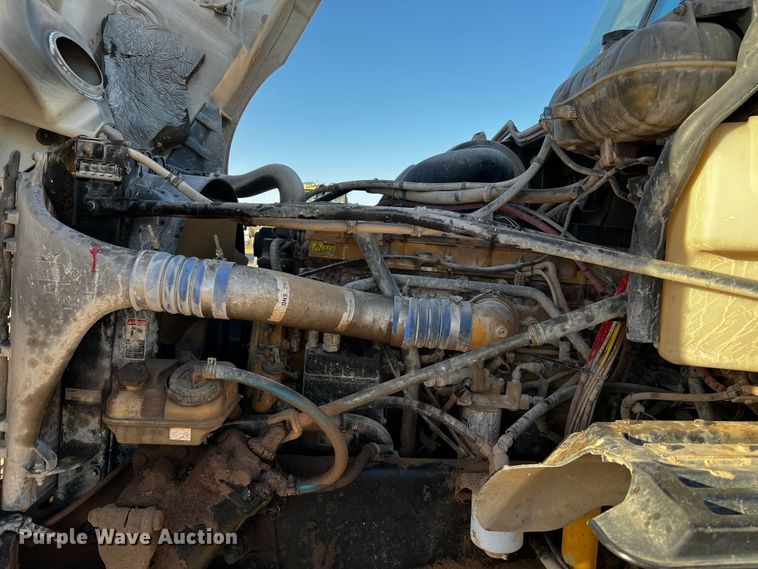 image for item DO8918 2007 Freightliner Columbia  water truck