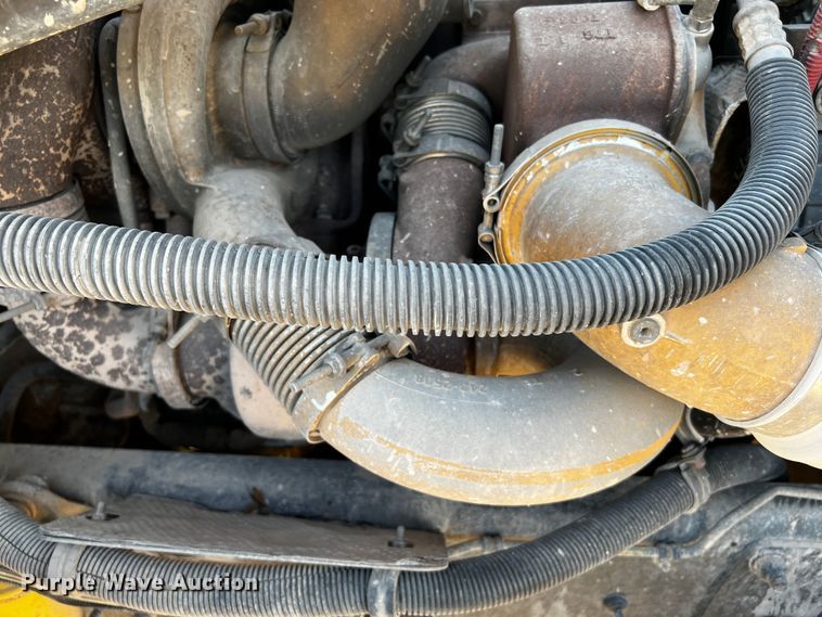 image for item DO8918 2007 Freightliner Columbia  water truck