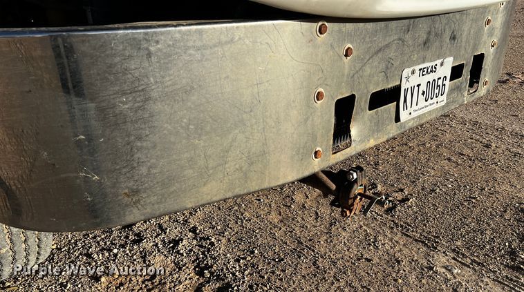 image for item DO8918 2007 Freightliner Columbia  water truck