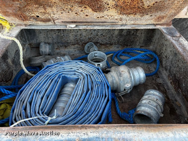 image for item DO8918 2007 Freightliner Columbia  water truck