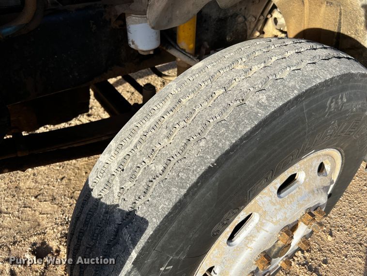 image for item DO8918 2007 Freightliner Columbia  water truck