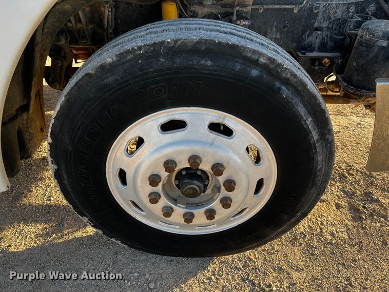 image for item DO8918 2007 Freightliner Columbia  water truck