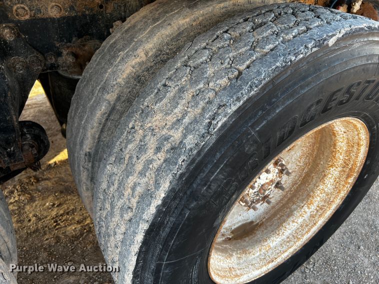 image for item DO8918 2007 Freightliner Columbia  water truck