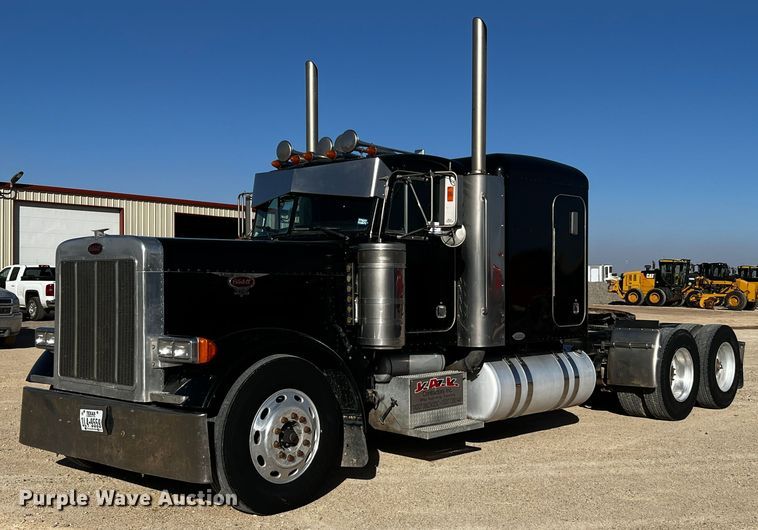 image for item DO8919 2004 Peterbilt 379  semi truck