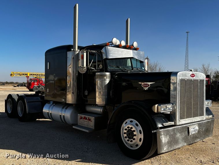 image for item DO8919 2004 Peterbilt 379  semi truck