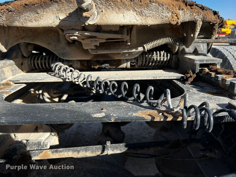 image for item DO8919 2004 Peterbilt 379  semi truck