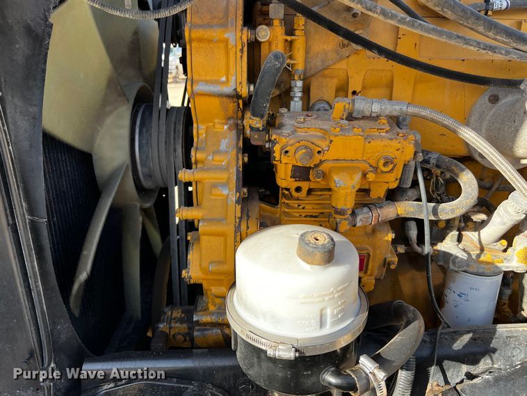 image for item DO8919 2004 Peterbilt 379  semi truck