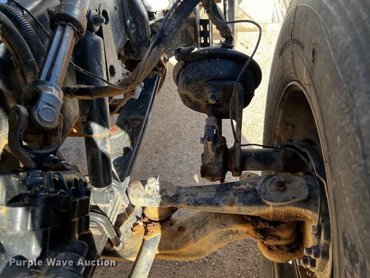 image for item DO8919 2004 Peterbilt 379  semi truck