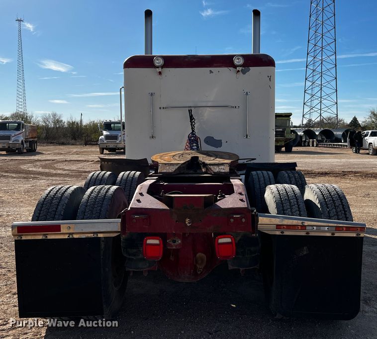 image for item DO8920 1984 Peterbilt 359  semi truck