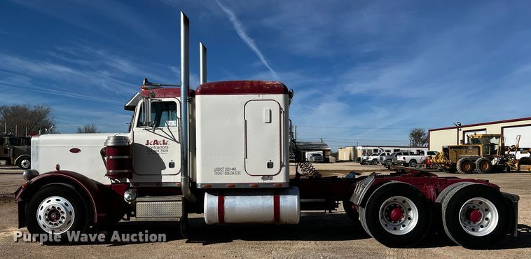 image for item DO8920 1984 Peterbilt 359  semi truck