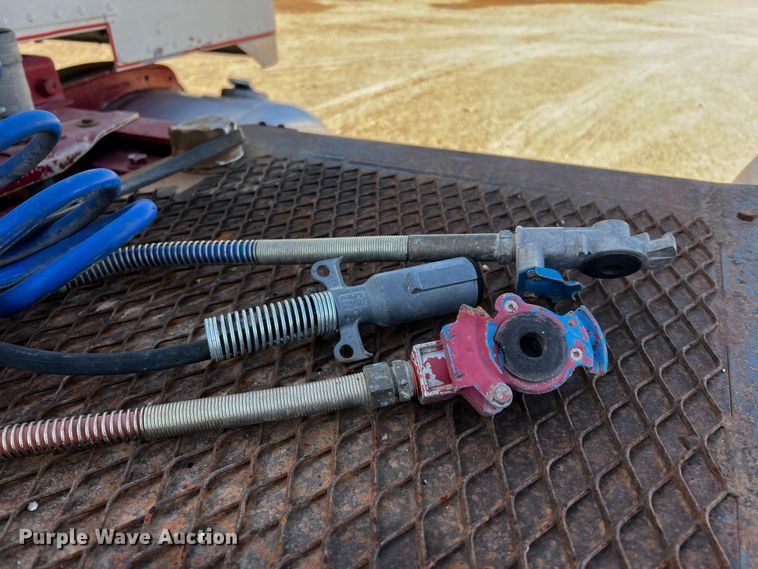 image for item DO8920 1984 Peterbilt 359  semi truck