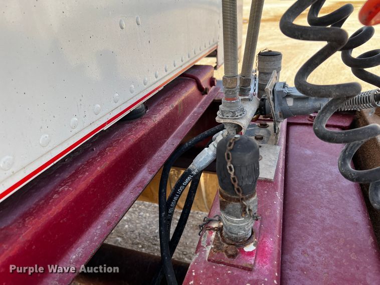 image for item DO8920 1984 Peterbilt 359  semi truck