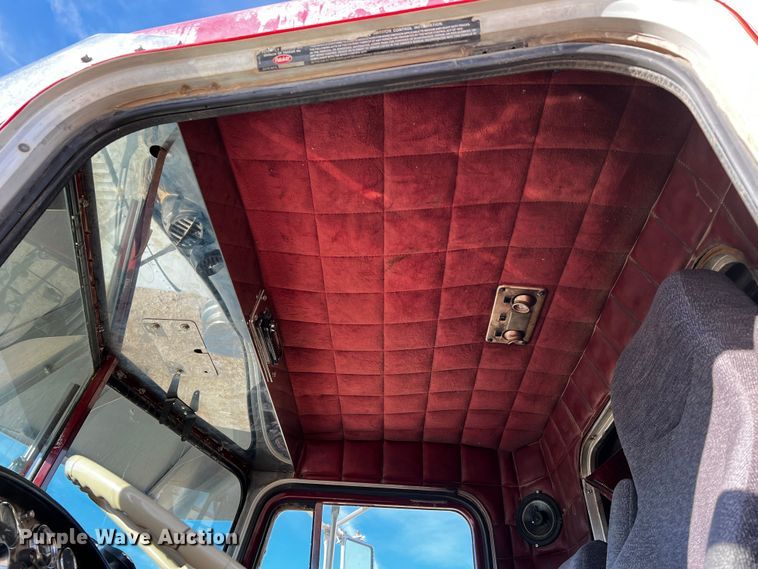 image for item DO8920 1984 Peterbilt 359  semi truck