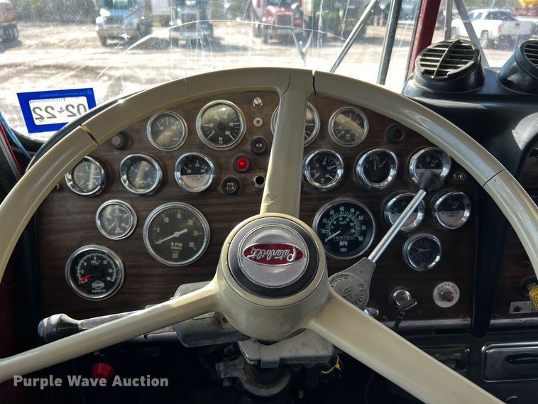 image for item DO8920 1984 Peterbilt 359  semi truck