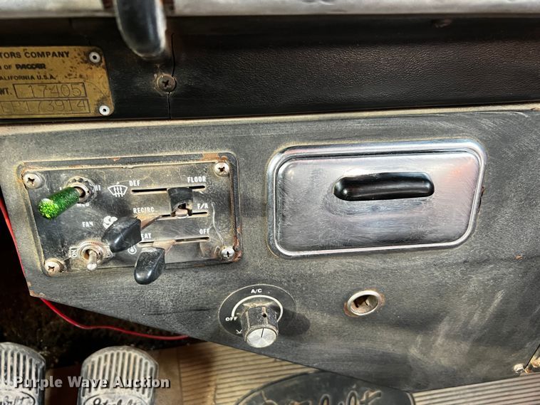 image for item DO8920 1984 Peterbilt 359  semi truck