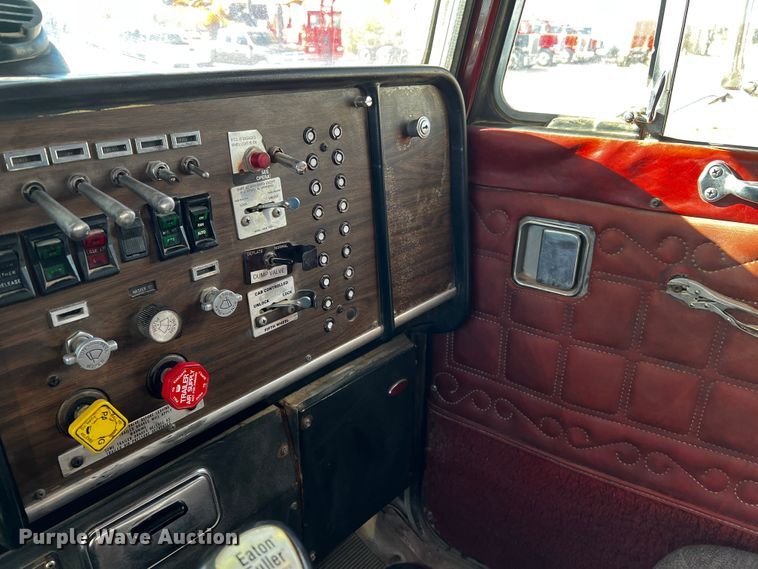 image for item DO8920 1984 Peterbilt 359  semi truck