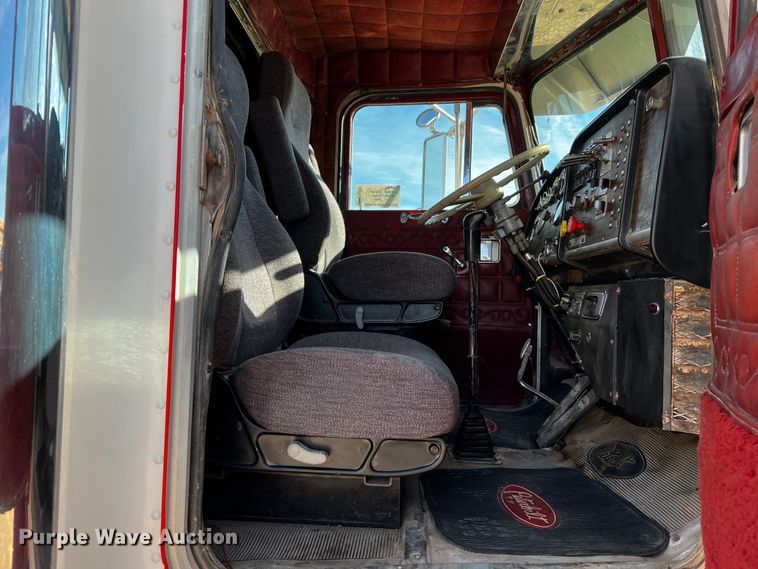 image for item DO8920 1984 Peterbilt 359  semi truck