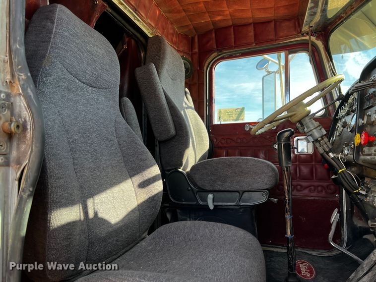 image for item DO8920 1984 Peterbilt 359  semi truck