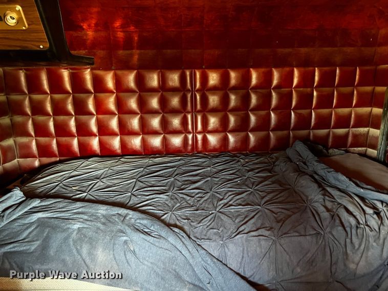 image for item DO8920 1984 Peterbilt 359  semi truck