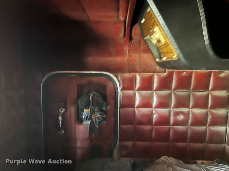 image for item DO8920 1984 Peterbilt 359  semi truck