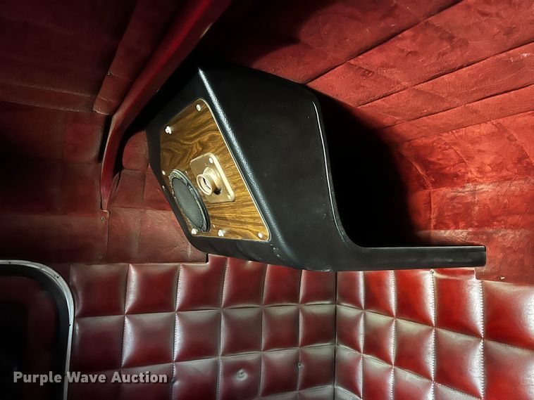 image for item DO8920 1984 Peterbilt 359  semi truck